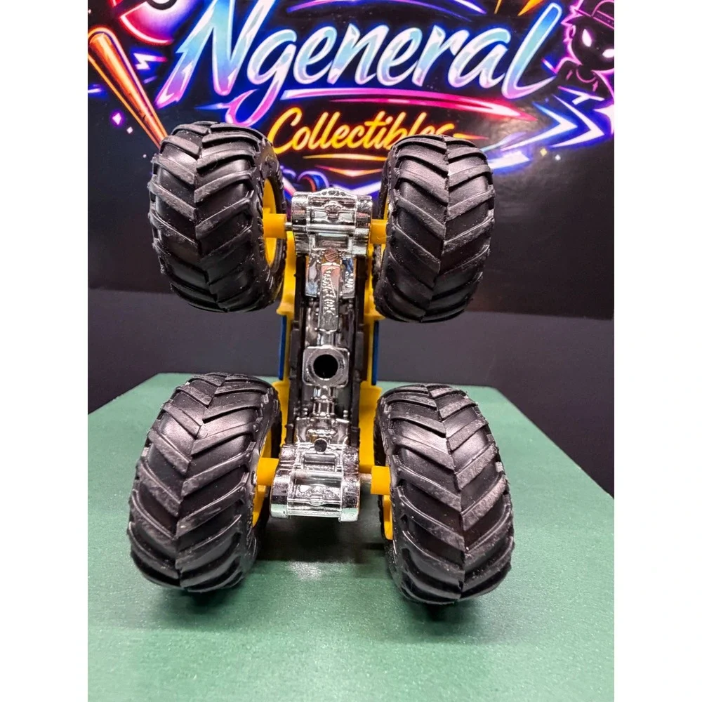 Hot Wheels Monster Jam Monster Portions Diecast Monster Truck Blue Yellow 1:64